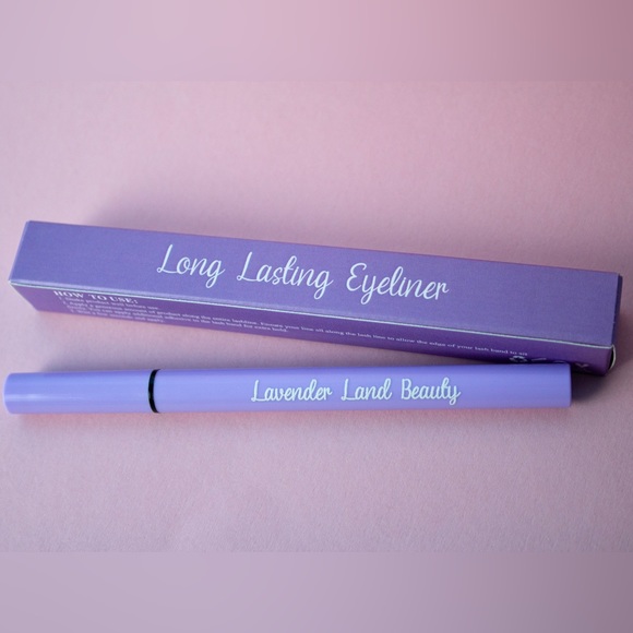 Long Lasting Eyeliner - Picture 1 of 3